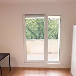 Neue Handwerker-apartments Mit Kueche, Wifi, Parkplaetze, Tv, Balkon * Halle (Saale)
