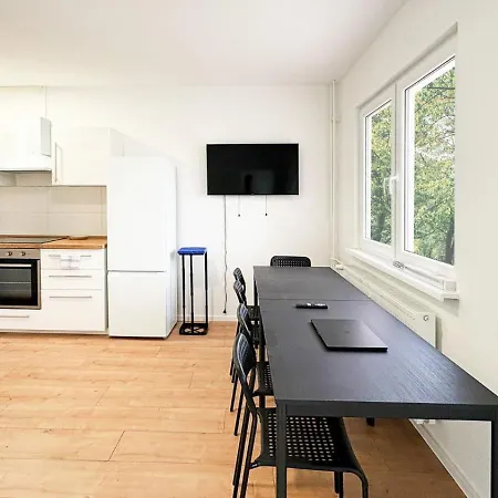 Neue Handwerker-apartments Mit Kueche, Wifi, Parkplaetze, Tv, Balkon Apartman *