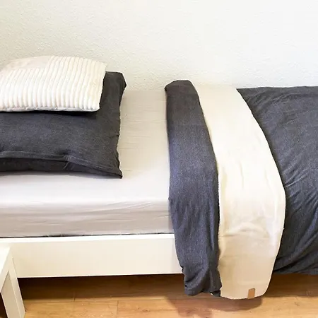 Neue Handwerker-apartments Mit Kueche, Wifi, Parkplaetze, Tv, Balkon Apartman *