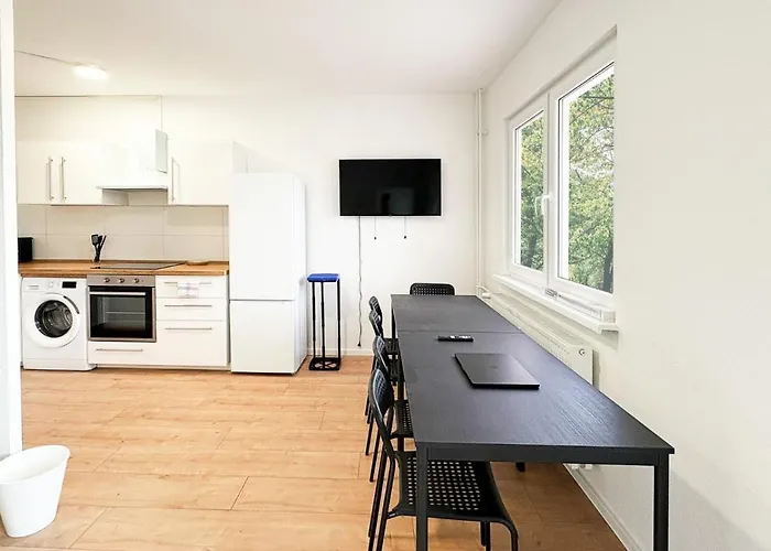 Neue Handwerker-apartments Mit Kueche, Wifi, Parkplaetze, Tv, Balkon Apartman *