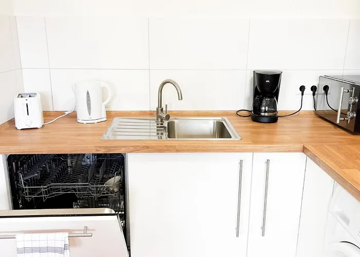 アパート Neue Handwerker-apartments Mit Kueche, Wifi, Parkplaetze, Tv, Balkon ハレ