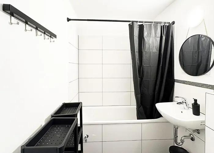 Neue Handwerker-apartments Mit Kueche, Wifi, Parkplaetze, Tv, Balkon * Halle (Saale)