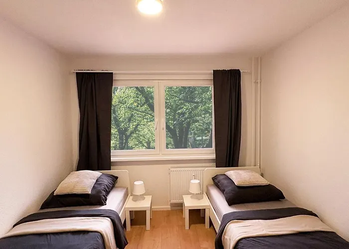 アパート Neue Handwerker-apartments Mit Kueche, Wifi, Parkplaetze, Tv, Balkon ハレ